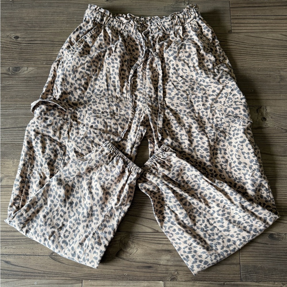 aerie Leopard-Print Drawstring Lounge Pants in Beige and Black - Picture 2 of 4